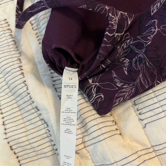 Stori - Floral Sports Bra and Leggings Set in Purple and White Size 12 - Picture 8 of 8